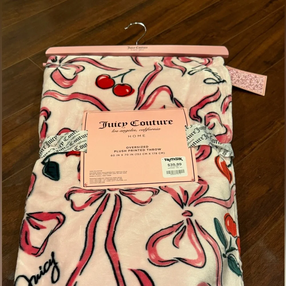 NWT Juicy Couture Pink Cherries & Ribbons Oversized Plush Throw Blanket 60